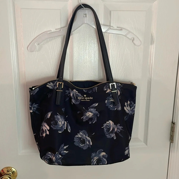 kate spade Handbags - Kate Spade purse